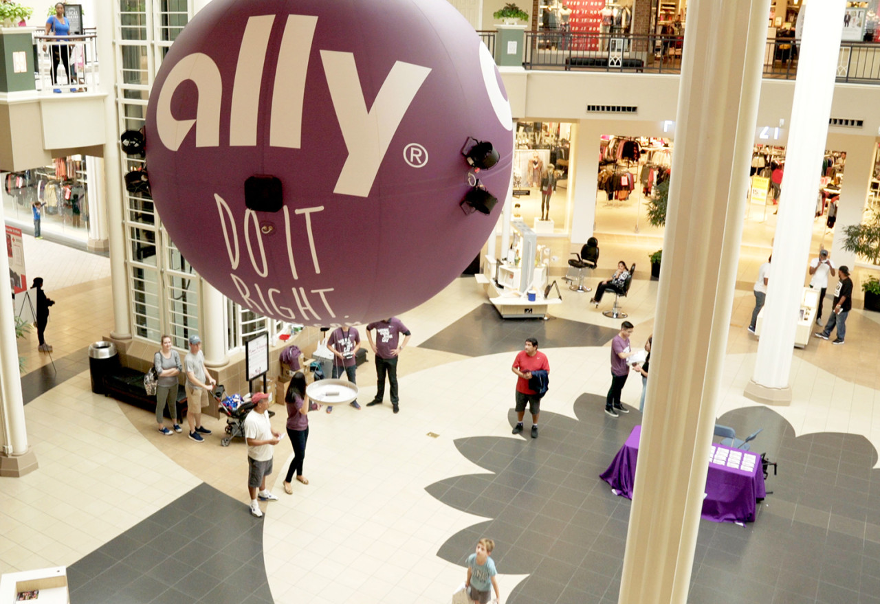 Stunts: Ally Bank’s Drone Delivers Phone Chargers to Mall Shoppers