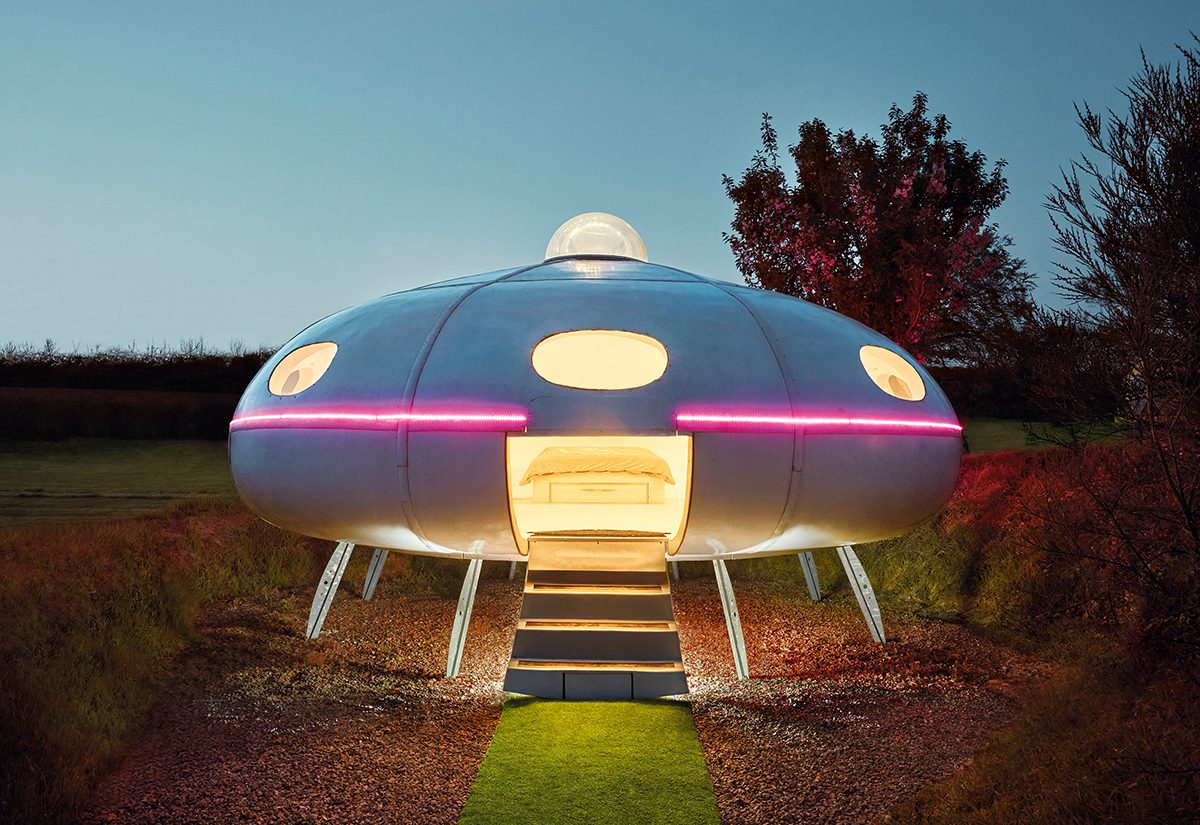 airbnb-omg-listing-ufo-futuro-styled-flying-saucer-united-kingdom.j