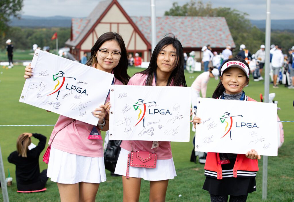 2021 LPGA Tour Cognizant Founder’s Cup_Girls with autographs