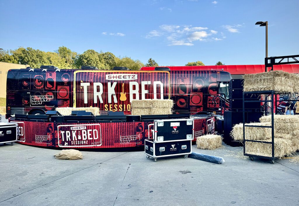 Sheetz Hosts a ‘Convenient’ Pop-up Concert in its Parking Lot