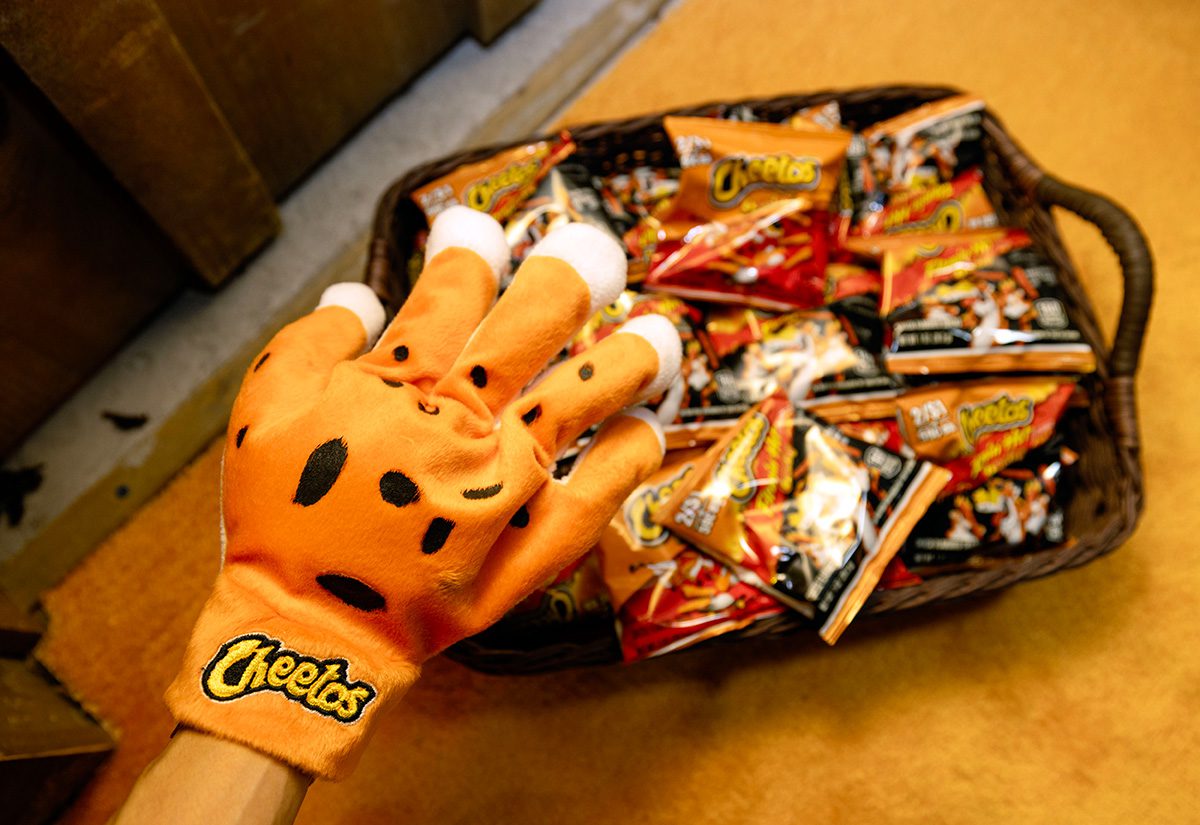 Chester Cheetah paw glove